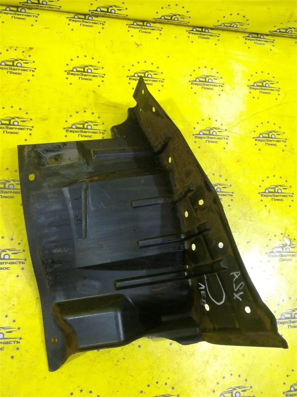 Пыльник бампера Mitsubishi ASX MN154379 GA, левый