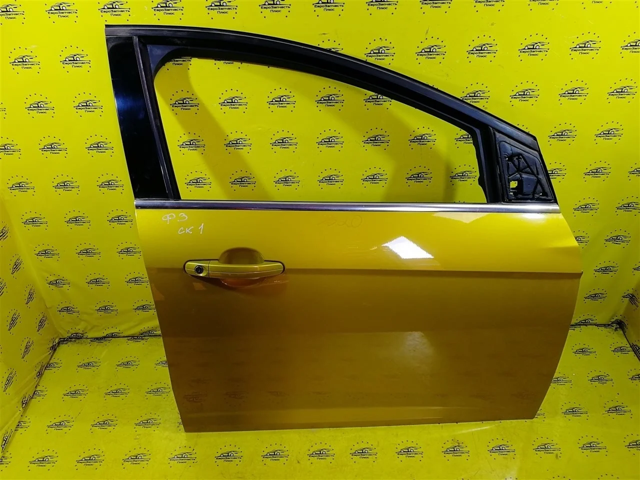 Дверь Ford Focus 3 1899144, передняя правая