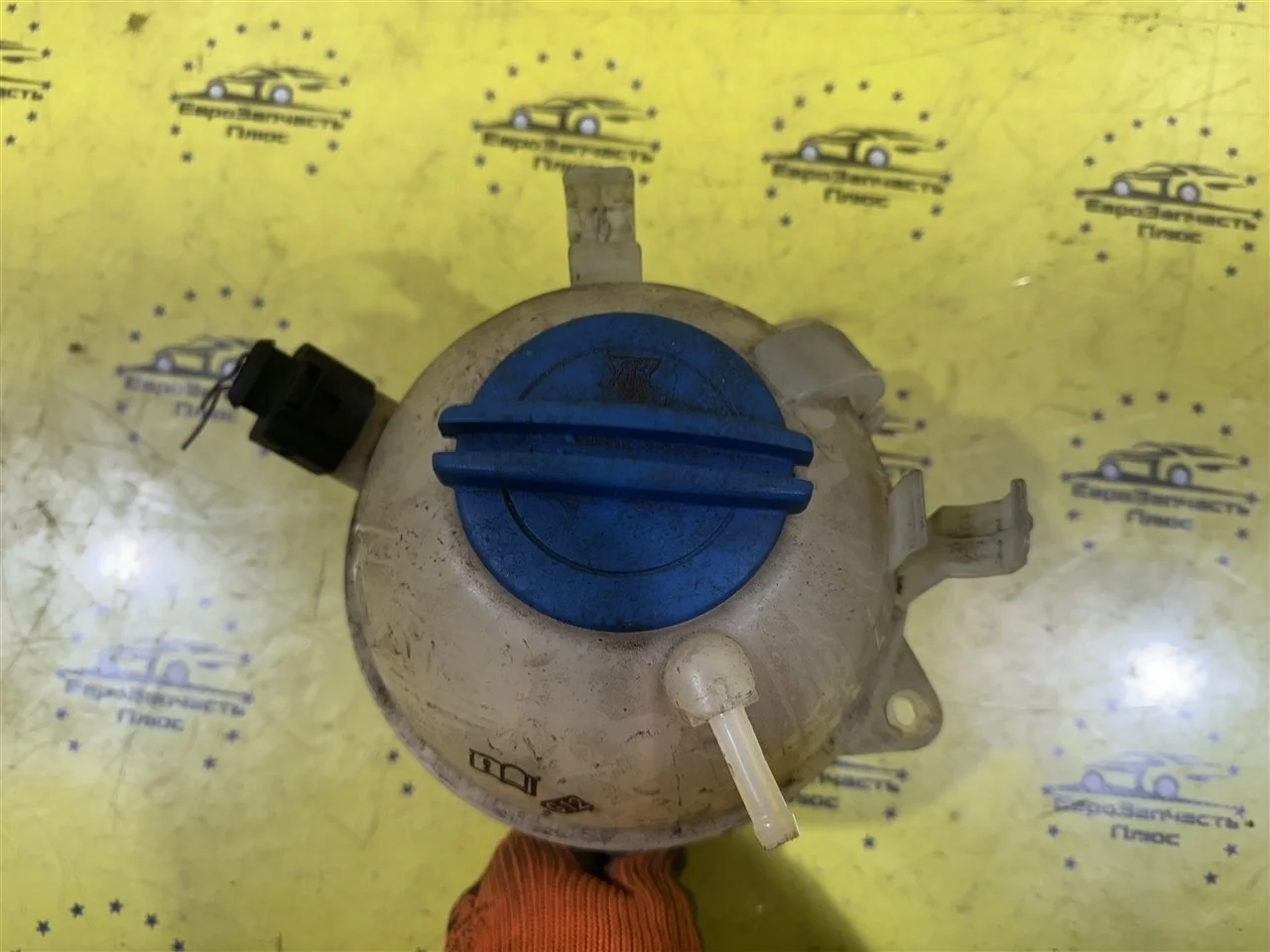 Расширительный бачок Volkswagen Golf 5 1K0121407 MK5