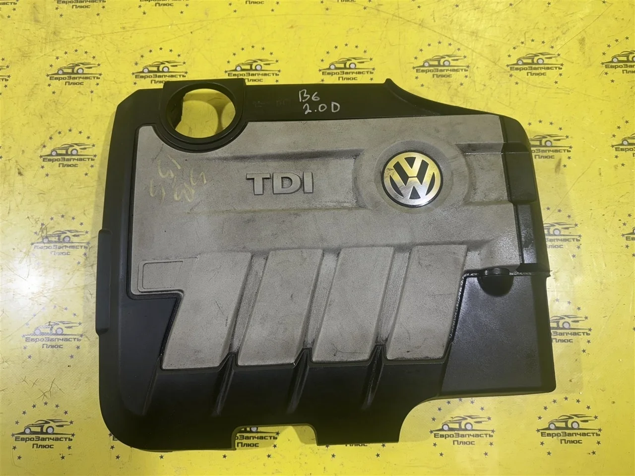 Крышка двигателя декоративная Volkswagen Passat B6 03G103925BL