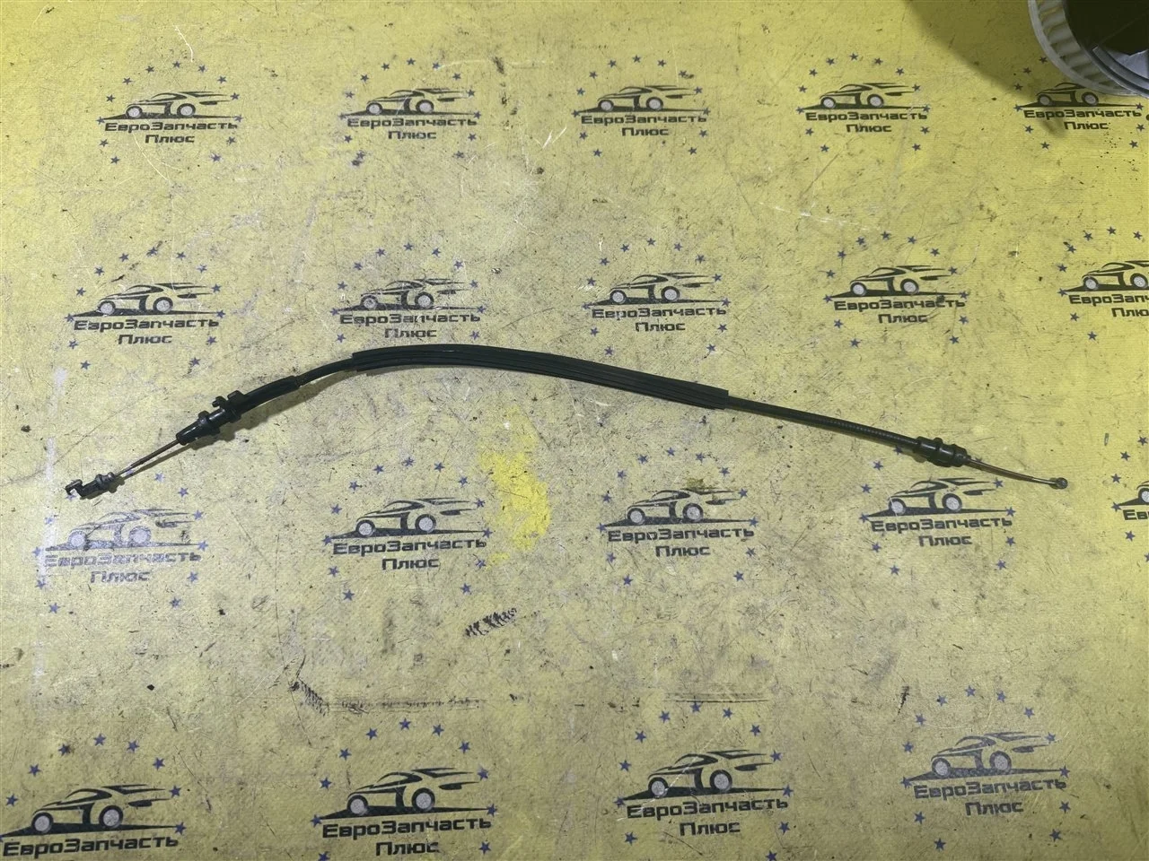 Тросик замка двери Volkswagen Passat B6 3C4837085C, передний