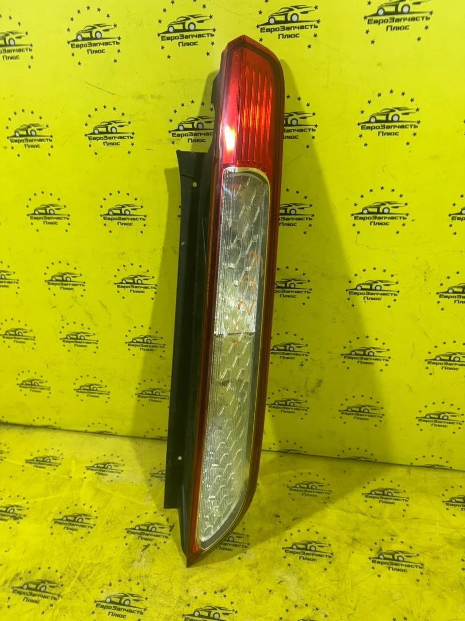 Фонарь Ford Focus 2 1520757, задний правый