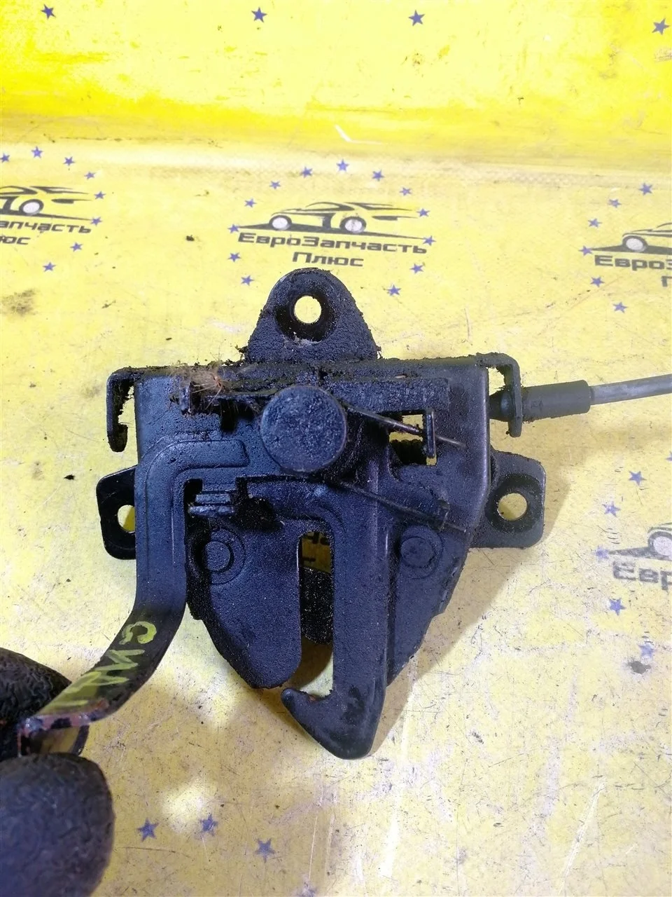 Замок капота с тросом Kia Ceed 1 811301H200 ED