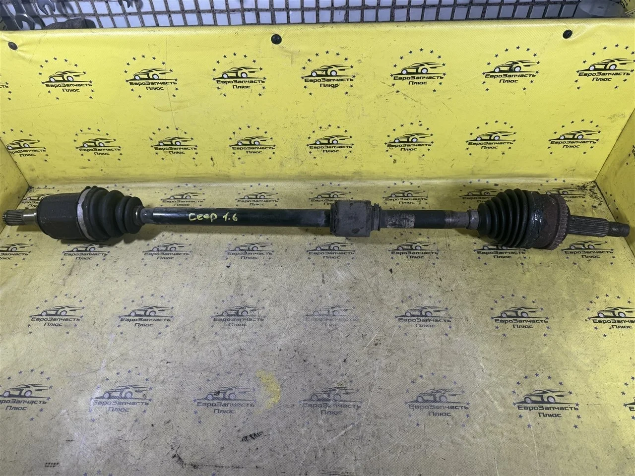 Привод Kia Ceed 1 495001H011 ED, передний правый