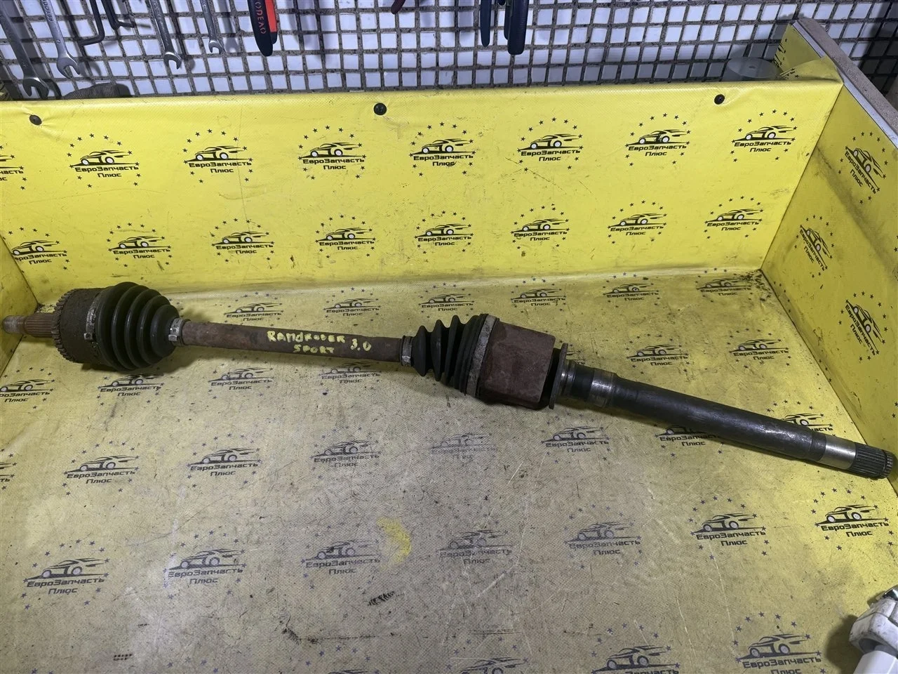 Привод Land Rover Range Rover Sport LR064635 L320, передний правый