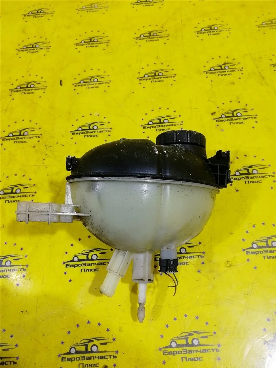 Бачок расширительный Mercedes-Benz C220 A2045000049 W204