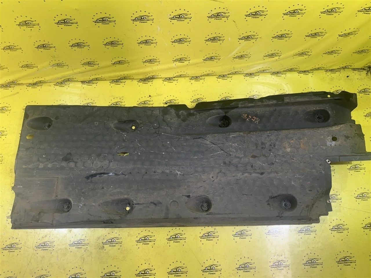 Защита днища Volkswagen Passat B6 3C0825201D, левая