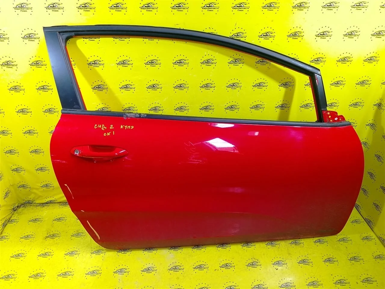 Дверь Kia Ceed 2 76004A2700 GT, передняя правая