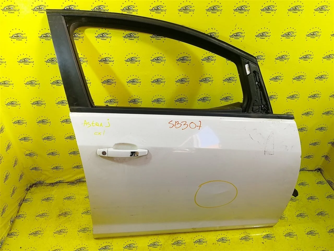 Дверь Opel Astra 13285610 J, передняя правая