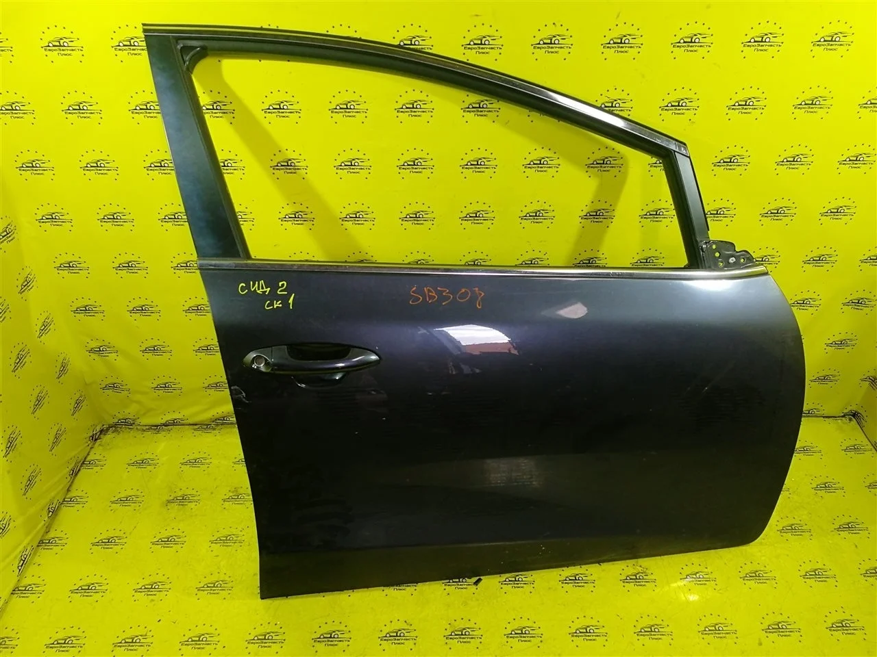 Дверь Kia Ceed 2 76004A2000 JD, передняя правая