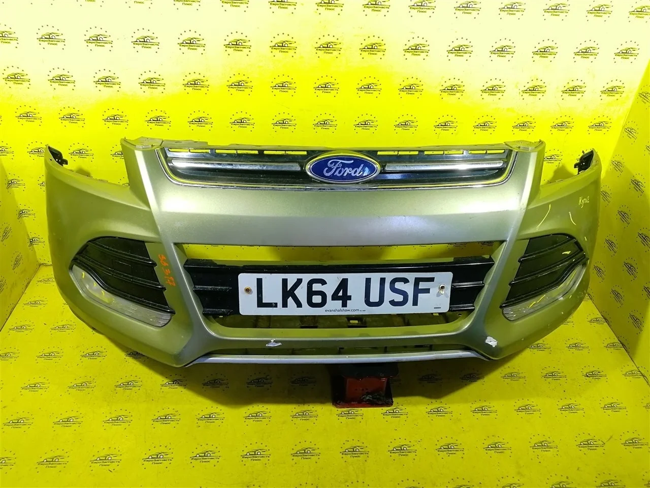 Бампер Ford Kuga 2 5262826 C520, передний