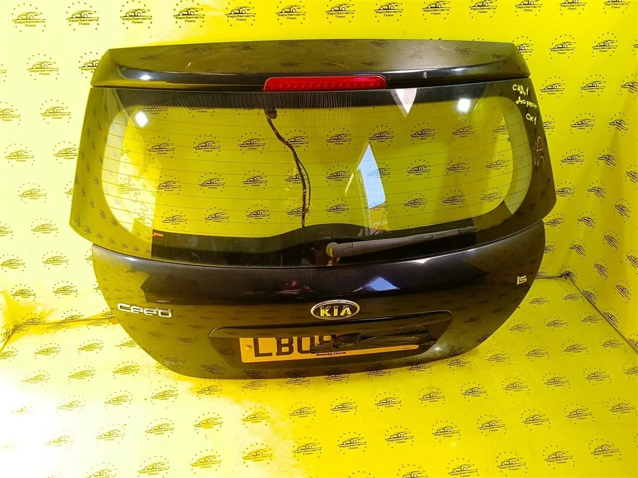 Крышка багажника Kia Ceed 1 737001H000 ED