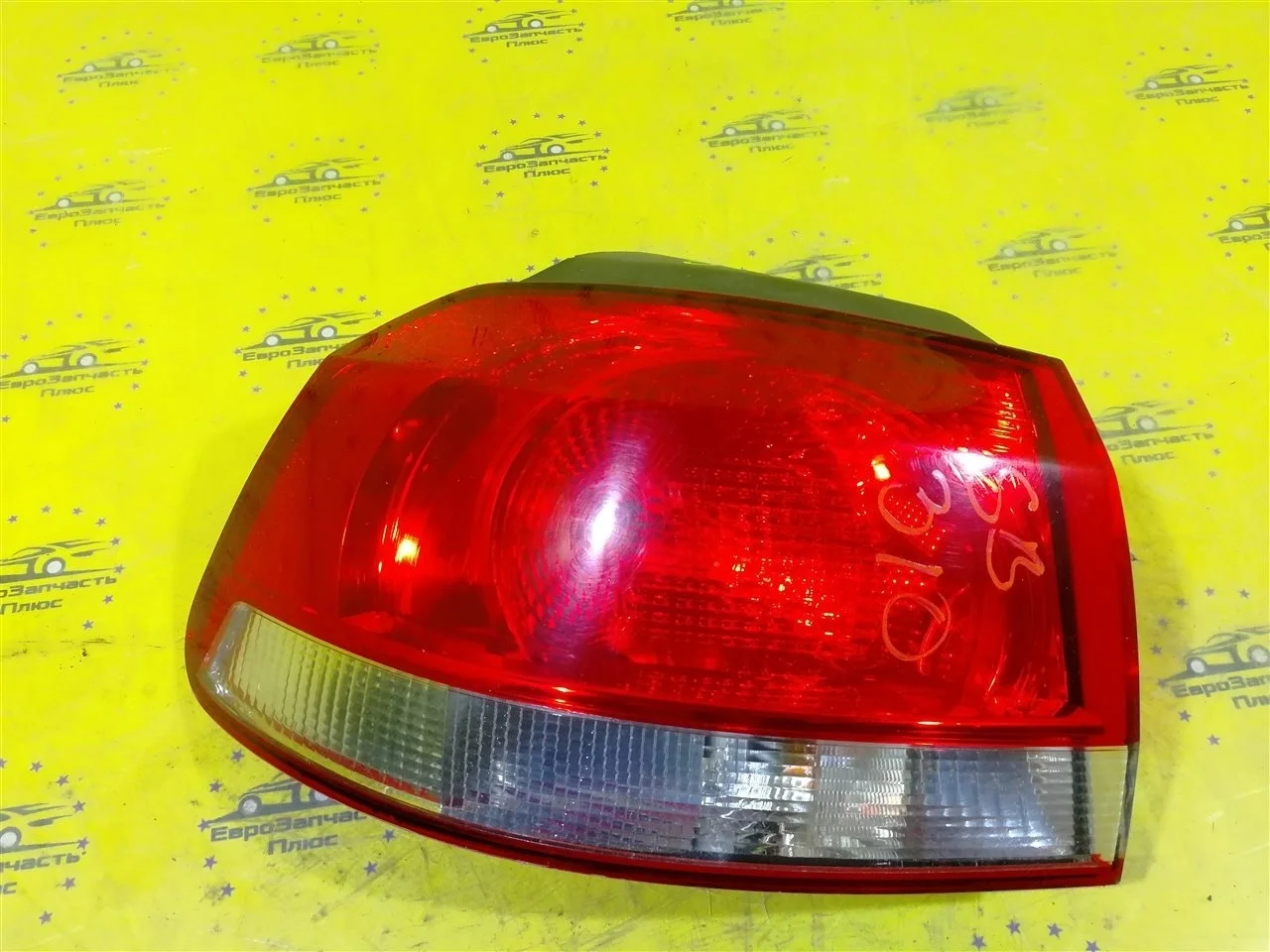 Фонарь Volkswagen Golf 6 5K0945095E MK6, задний левый