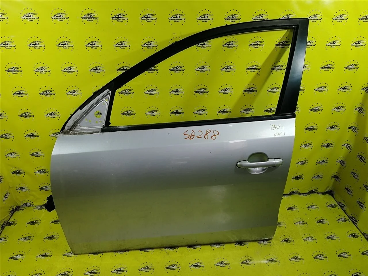 Дверь Hyundai i30 1 760032R010 FD, передняя левая