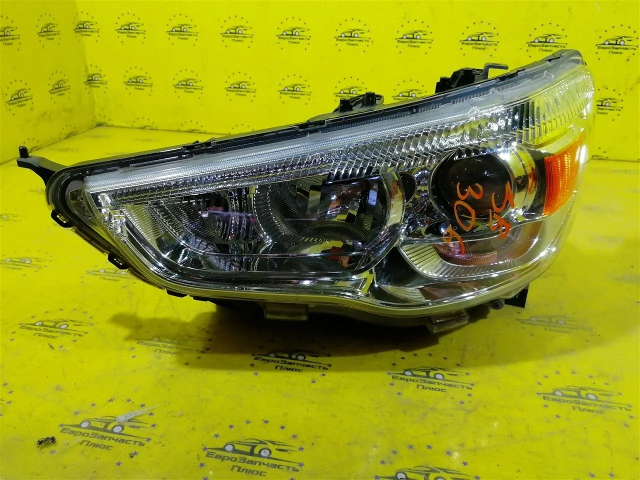 Фара ксенон Mitsubishi ASX 8301C887 GA, передняя левая