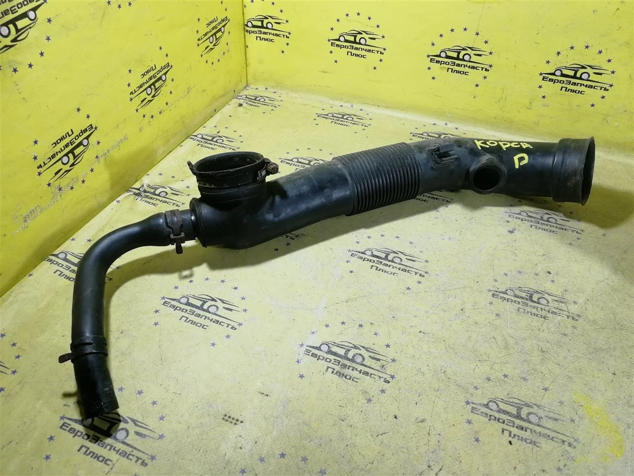 Патрубок воздушного фильтра Opel Corsa 55557181 D