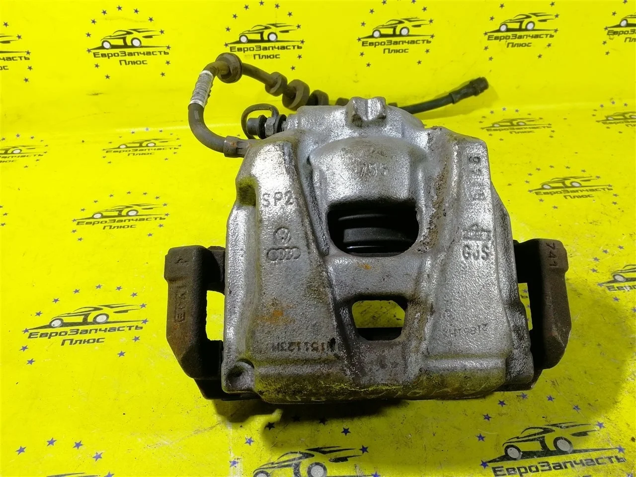 Суппорт Audi A4 8K0615124C B8, передний правый