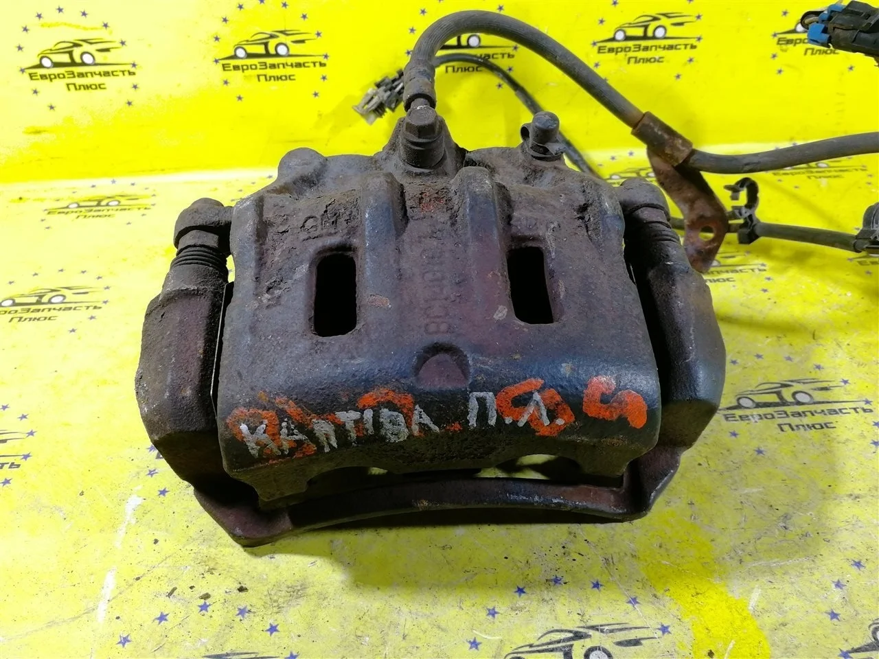 Супорт Chevrolet Captiva 96626067 С140, передний левый