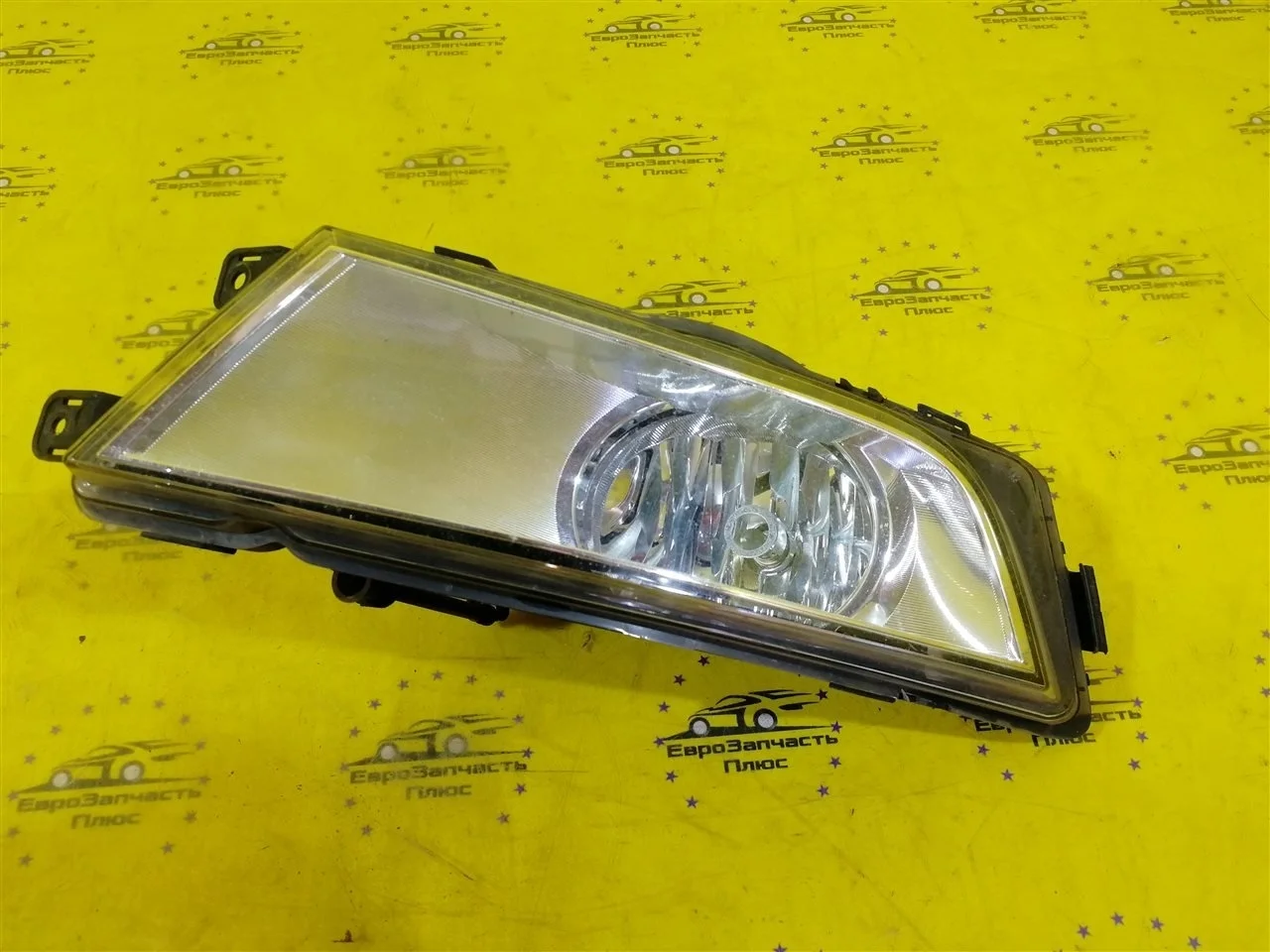 Фара противотуманная Skoda Octavia A7 5E0941700 5E, правая
