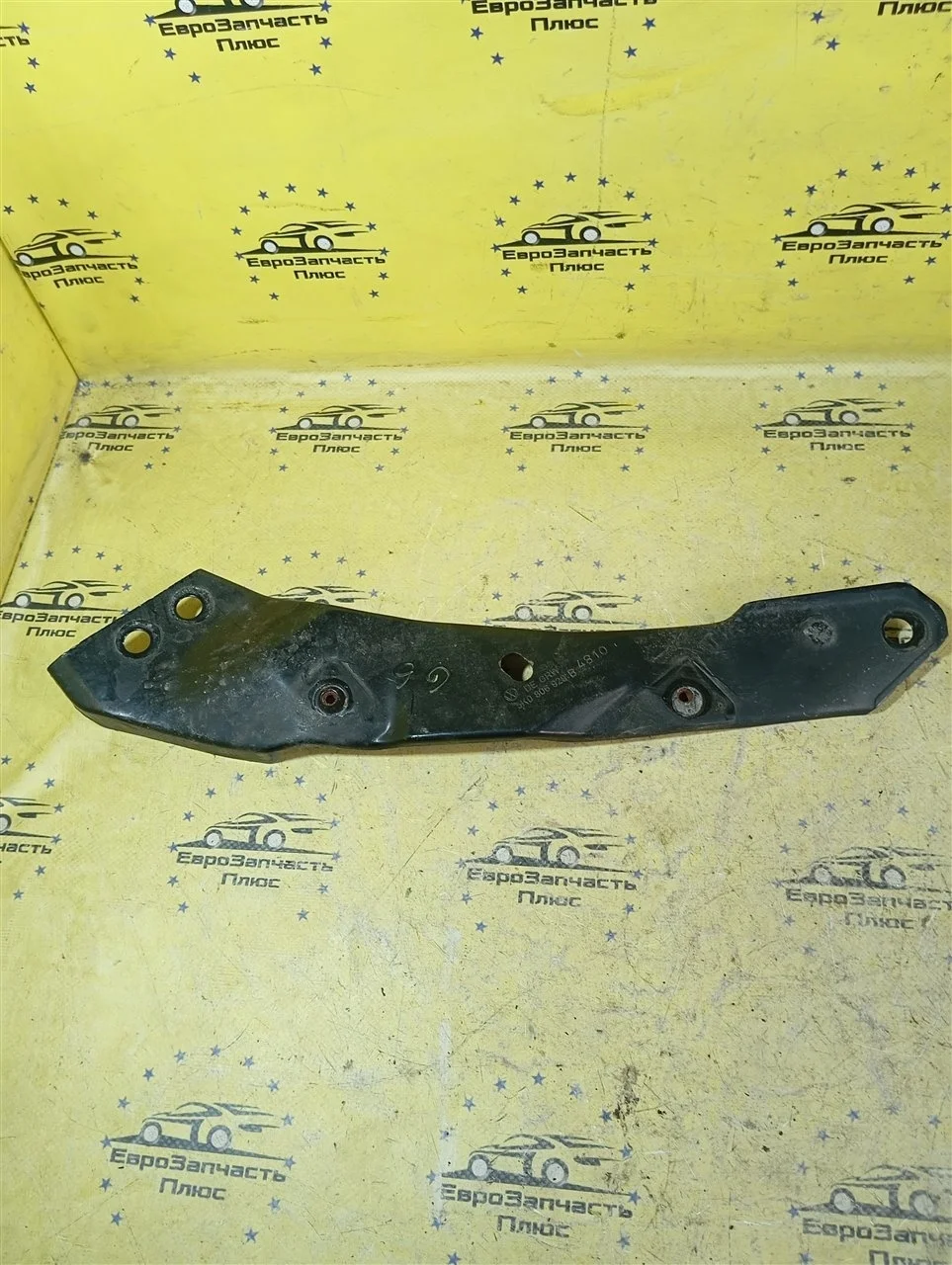 Кронштейн фары Volkswagen Golf 6 5K0806929B MK6, правый