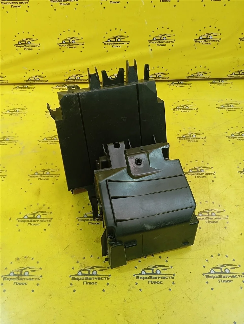 Корпус блока предохранителей Peugeot 3008 9658447380