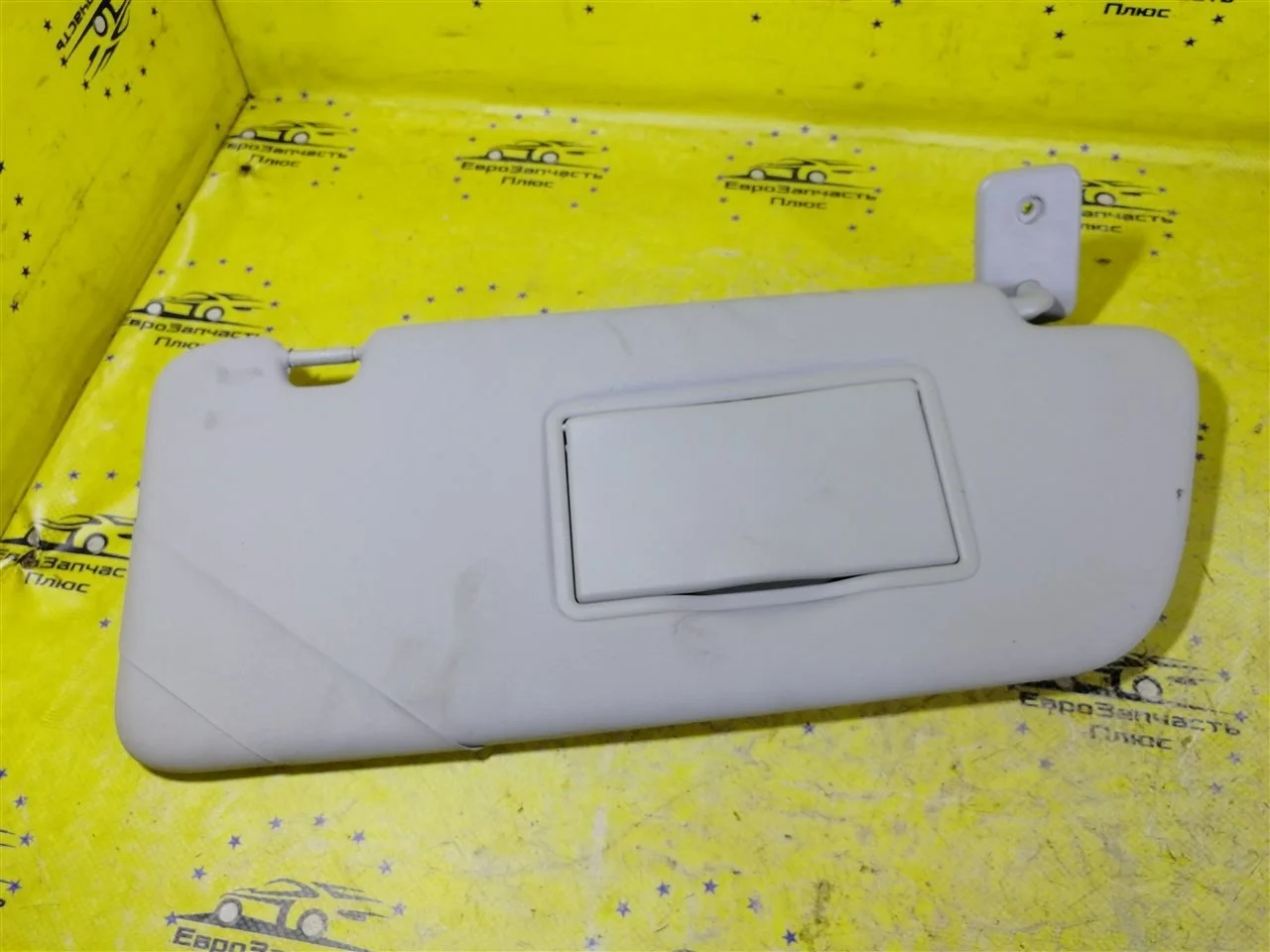 Козырек солнцезащитный Peugeot 3008 8143VS, правый