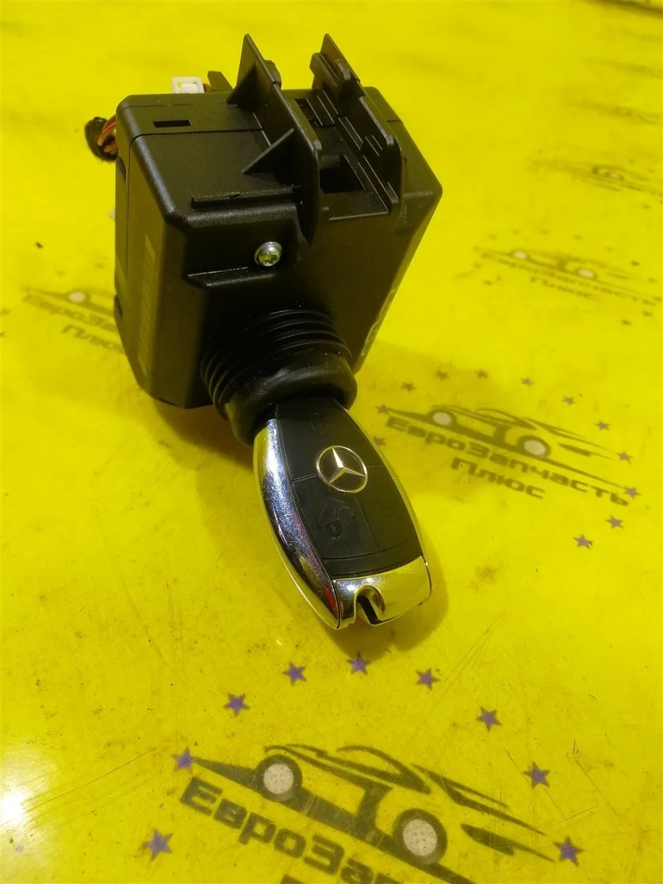 Замок зажигания Mercedes-Benz C220 A2045451308 W204