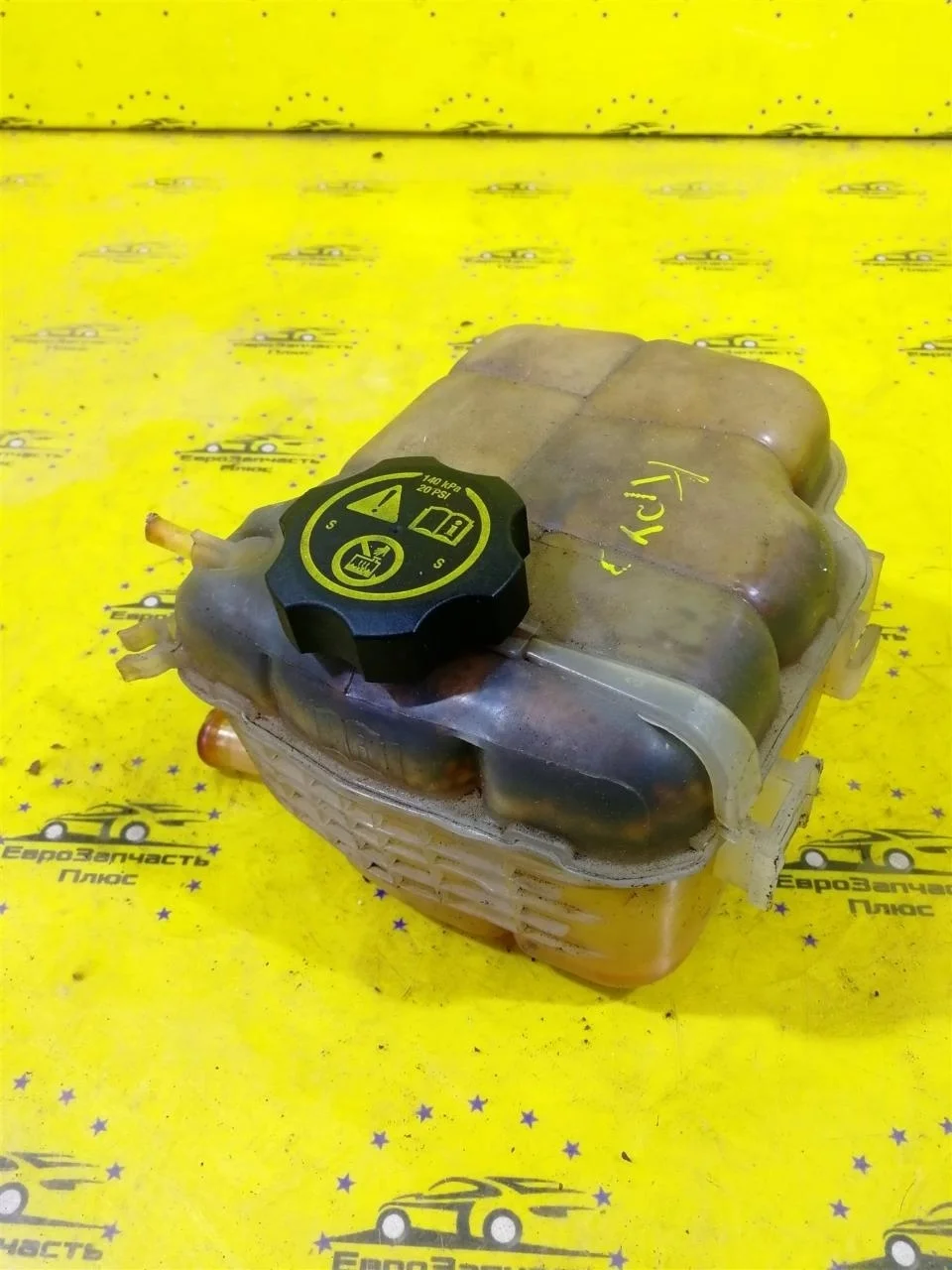 Расширительный бачок Chevrolet Cruze 13256823 J300