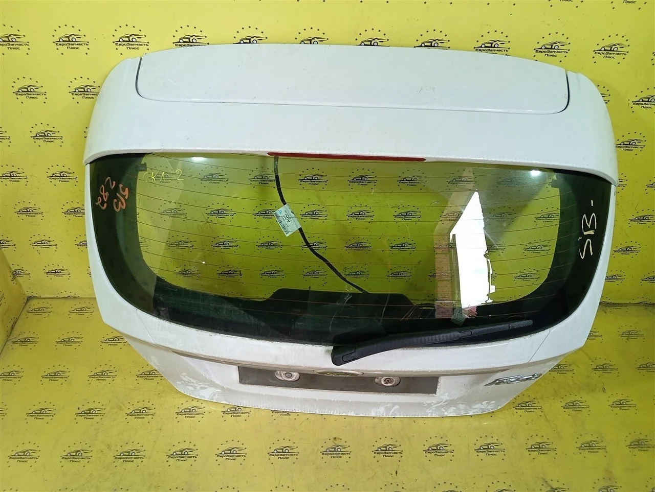 Крышка багажника Ford Fiesta 6 1745039 MK6