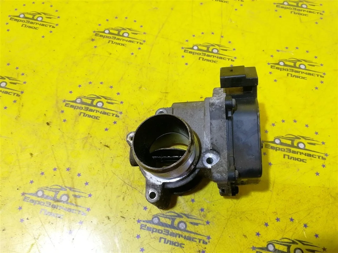 Дроссельная заслонка Skoda Octavia A5 03L128063 1Z