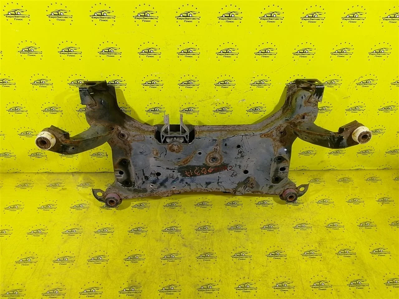 Подрамник Ford Kuga 2 1898522 C520, передний