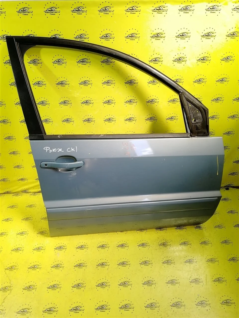 Дверь Ford Fusion 1692547 B226, передняя правая