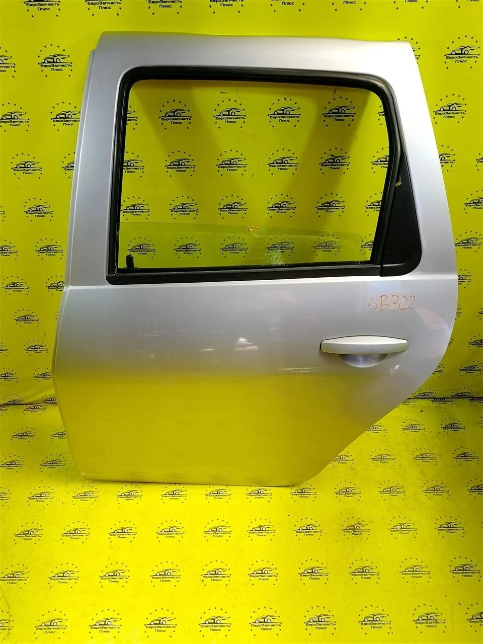 Дверь Renault Duster 821014570R HS, задняя левая