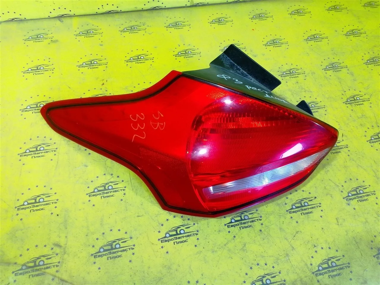 Фонарь Ford Focus 3 1893910, задний левый