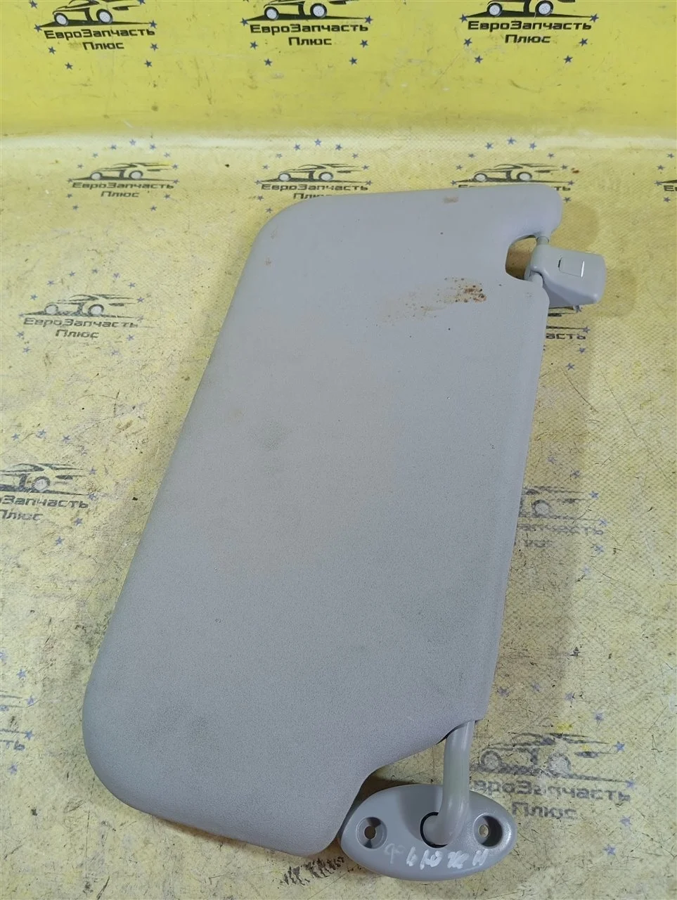 Козырек солнцезащитный Ford Fusion 2005-2012 1624479 B226, правый