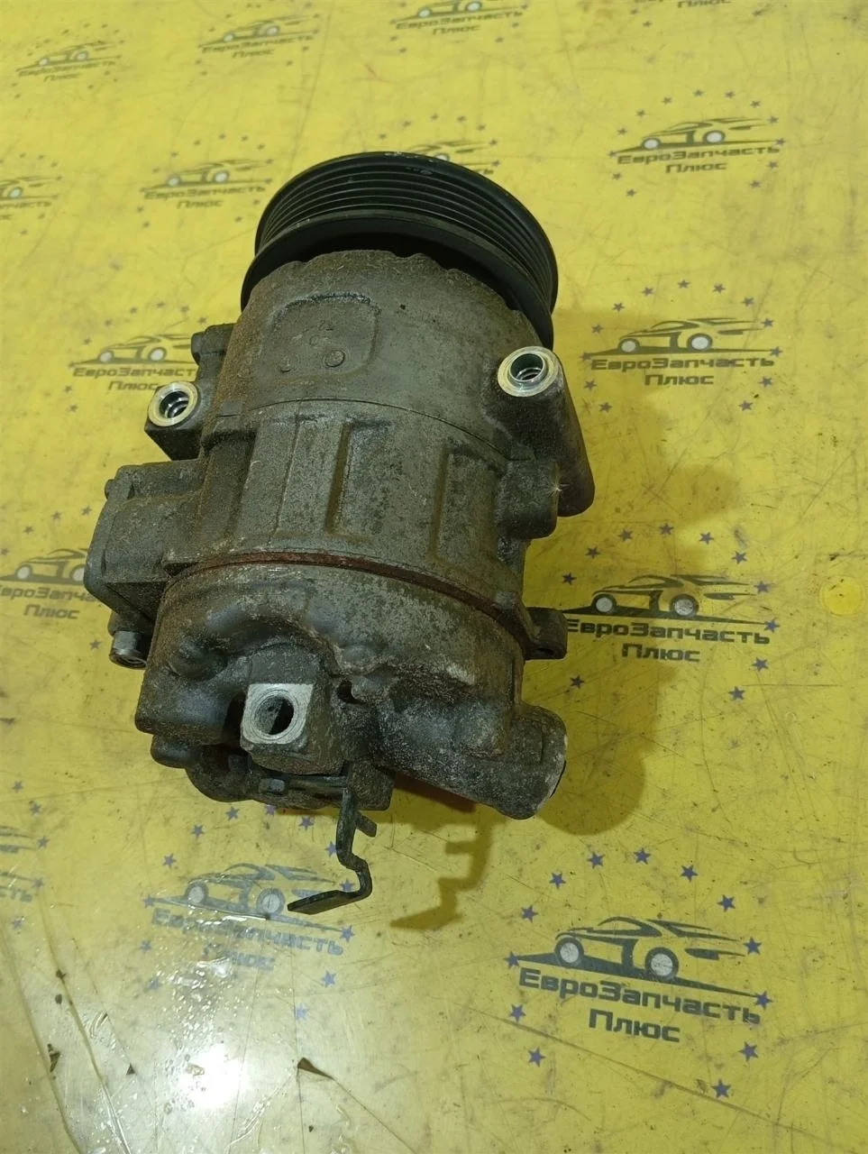 Компрессор кондиционера Skoda Fabia 2 6Q0820808F 5J