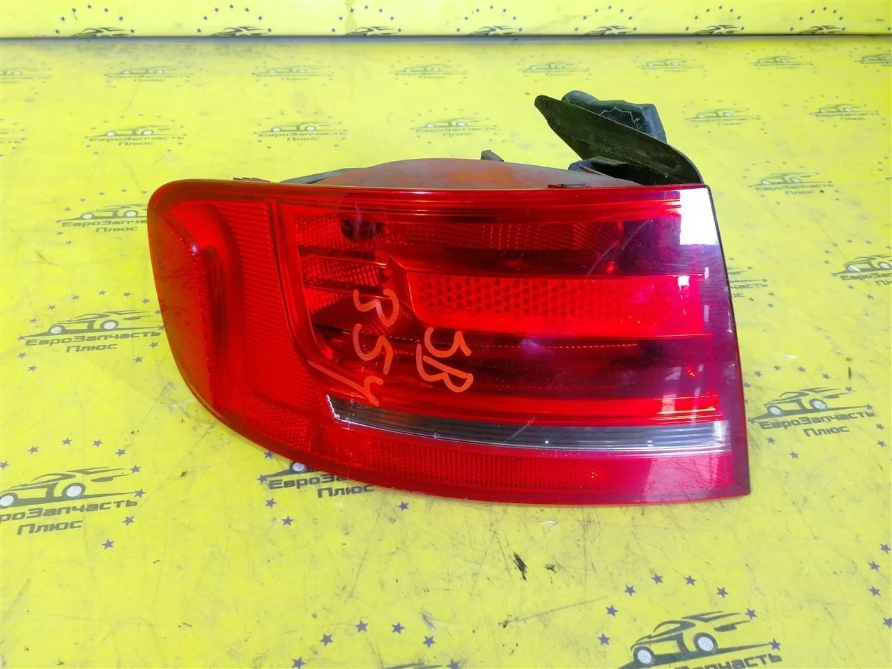 Фонарь Audi A4 8K5945095K B8, задний левый