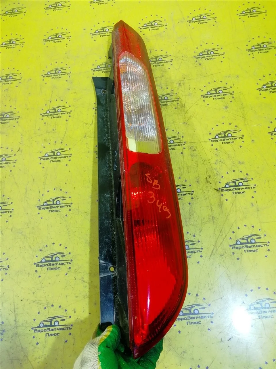 Фонарь Ford Focus 2 1520757 ХЕТЧБЭК, задний правый