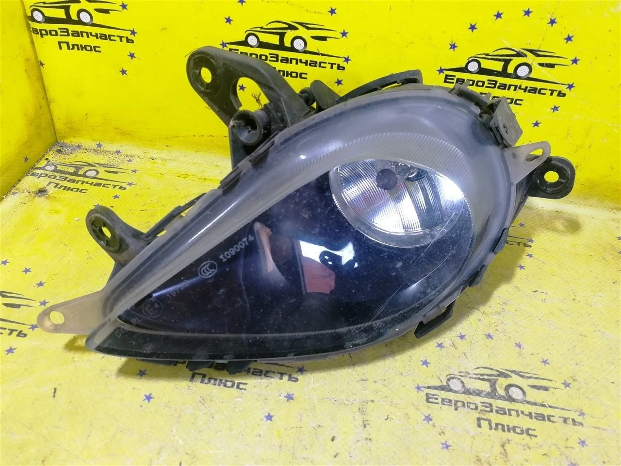 Фара противотуманная Opel Zafira 20863016 C, передняя левая