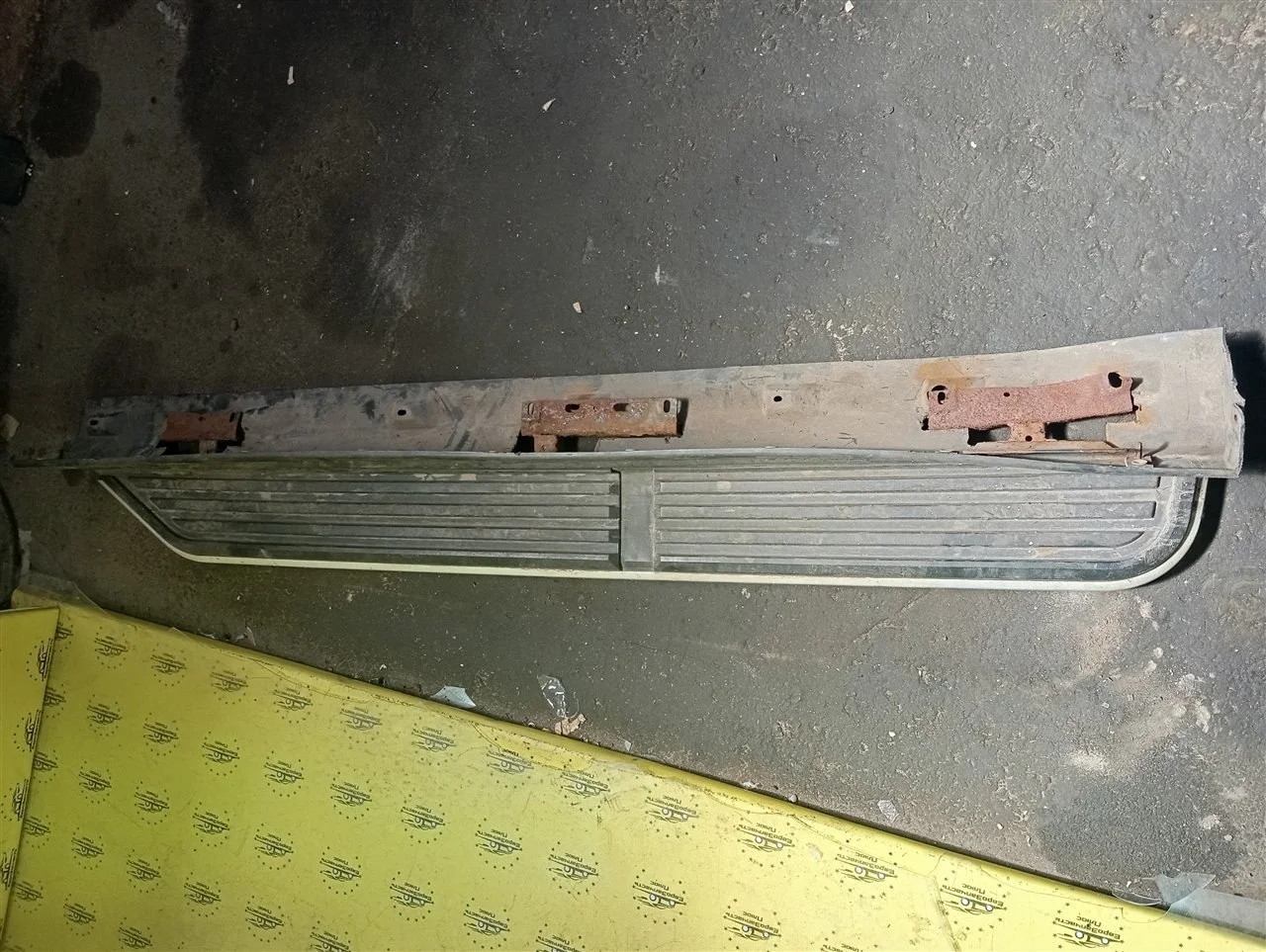 Порог кузова Land Rover Discovery 4 VPLAP0035 L319, левый