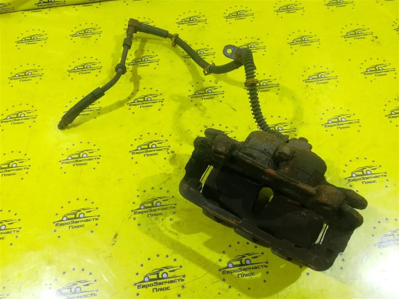 Суппорт тормозной Land Rover Discovery 4 LR047905 L319, передний левый