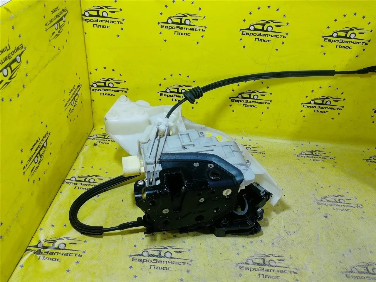 Замок двери Volkswagen Passat B6 3C4839016A, задний правый