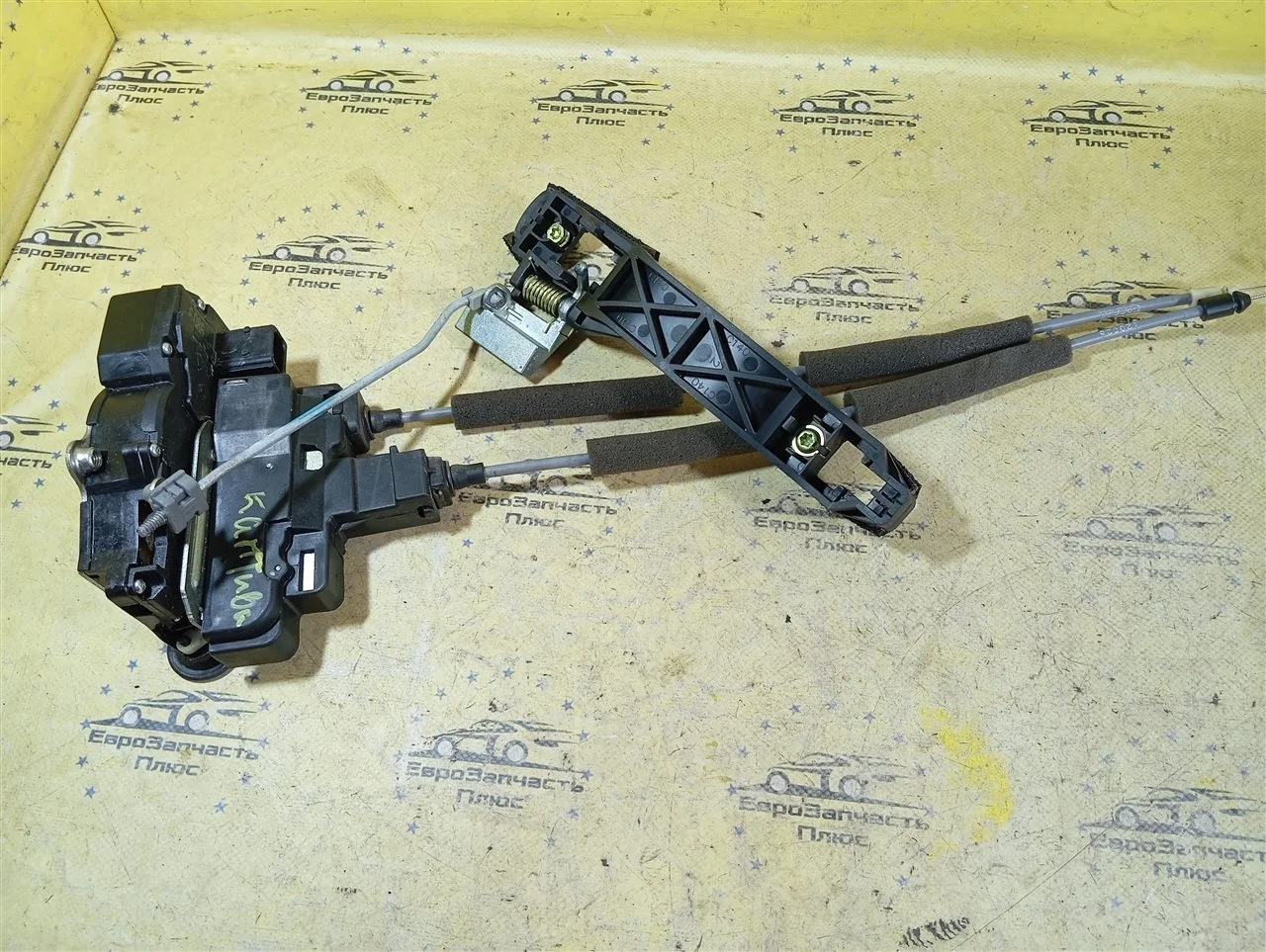 Замок двери Chevrolet Captiva 94551317 С140, передний правый