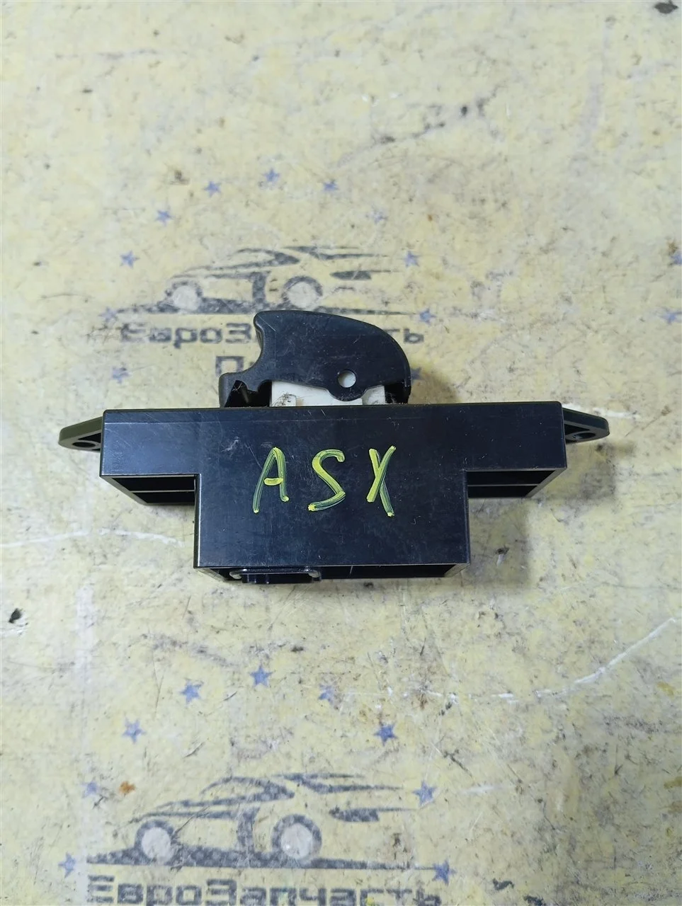 Кнопка стеклоподъемника Mitsubishi ASX MR587944 GA