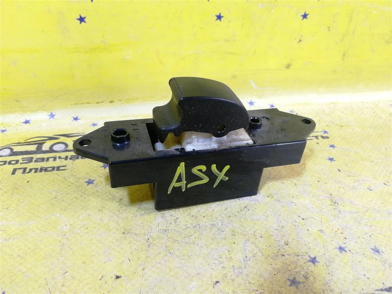 Кнопка стеклоподъемника Mitsubishi ASX MR587944 GA