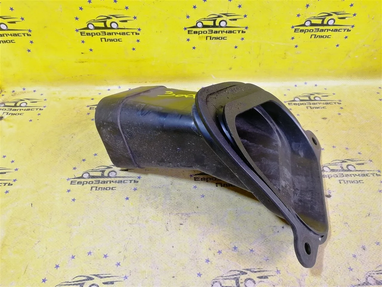 Воздухозаборник Opel Zafira 13346074 C