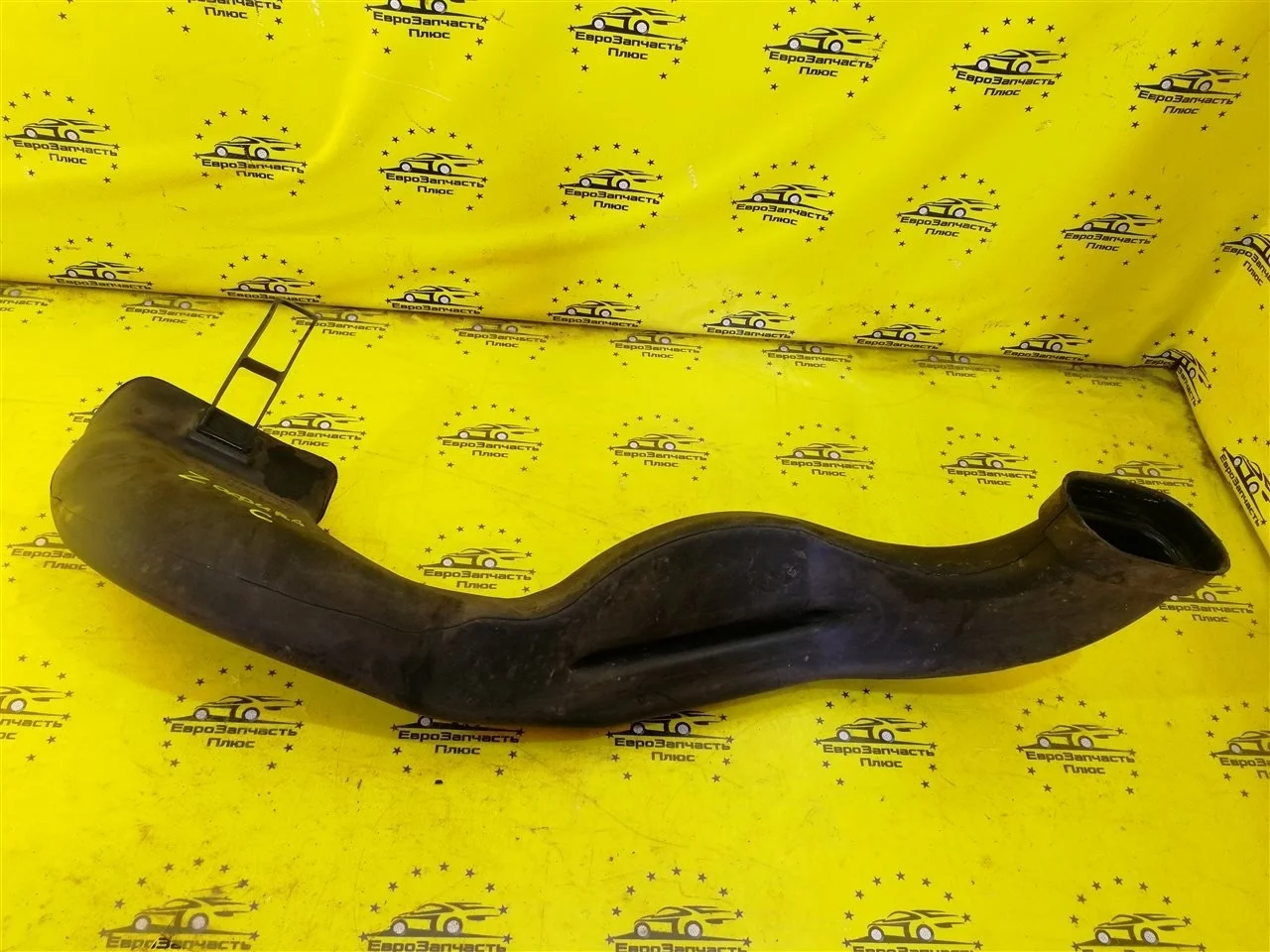 Воздухозаборник Opel Zafira 13307080 C