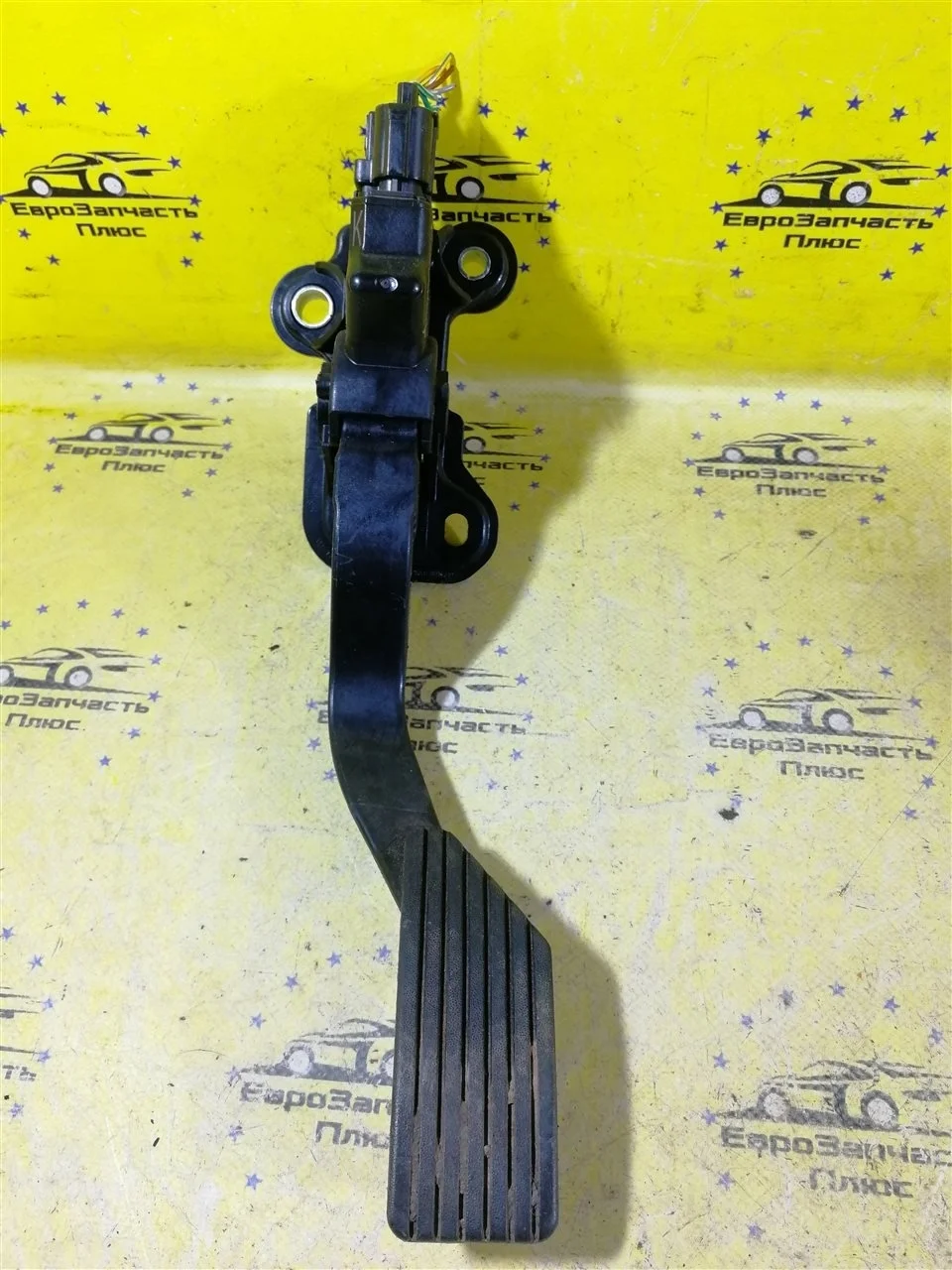 Педаль газа Mitsubishi Lancer 1600A101 10