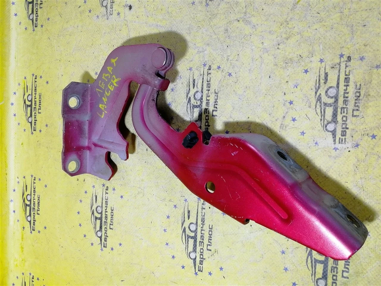 Петля капота Mitsubishi Lancer 5905A089 10, левая