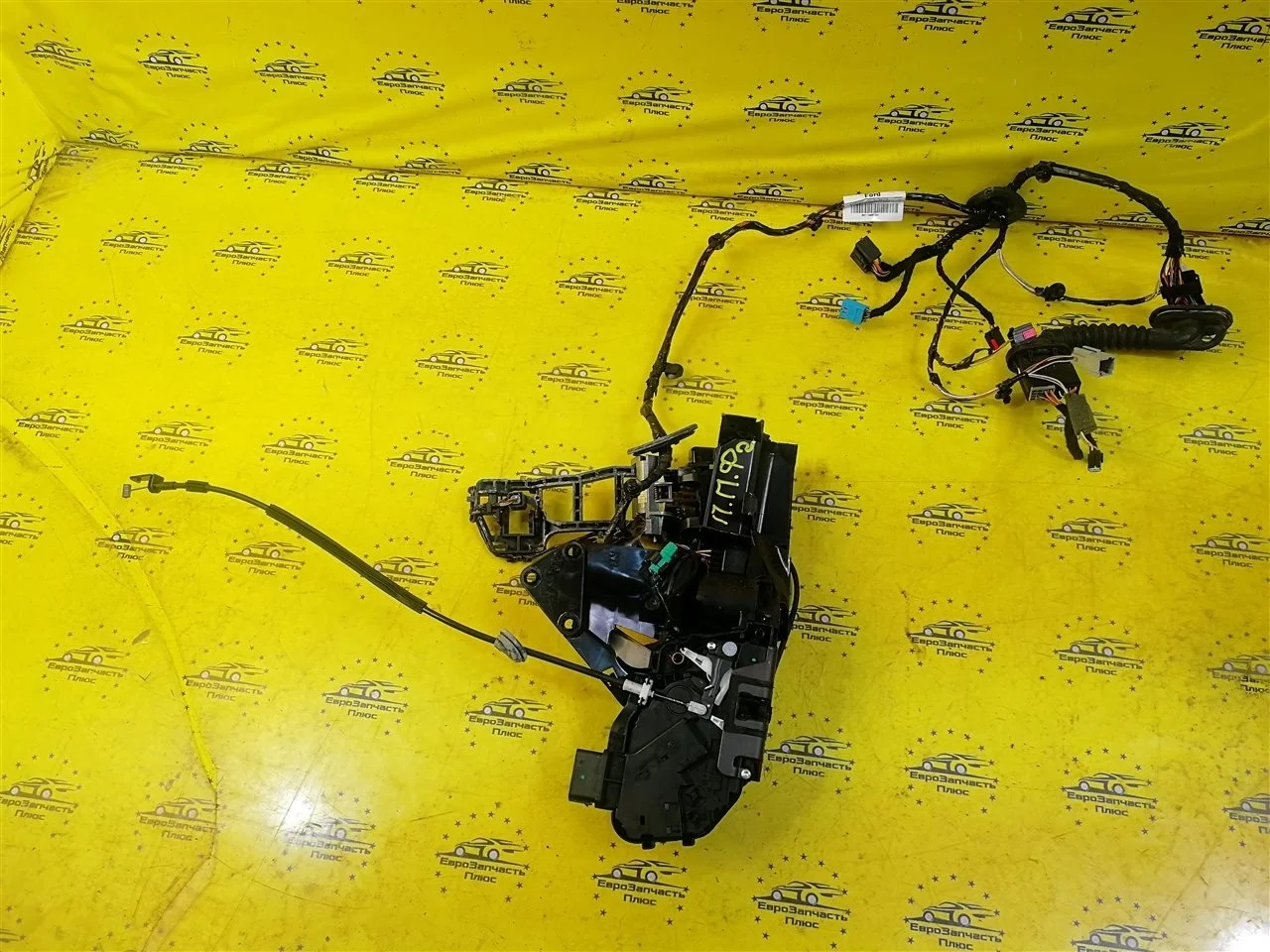 Замок двери Ford Focus 2 4892360, передний правый